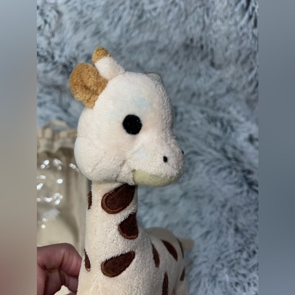 Sophie La Girafe Giraffe Baby Teether Sensory Squeak Soft Toy Bag Set - Picture 2 of 7